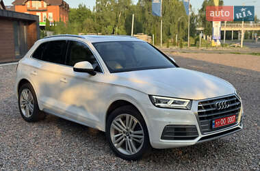Внедорожник / Кроссовер Audi Q5 2018 в 