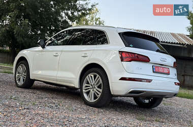 Внедорожник / Кроссовер Audi Q5 2018 в 