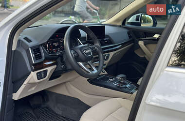 Внедорожник / Кроссовер Audi Q5 2018 в 