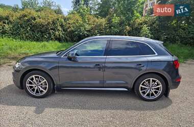 Внедорожник / Кроссовер Audi Q5 2020 в 