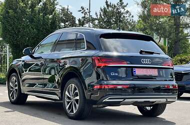 Внедорожник / Кроссовер Audi Q5 2021 в 
