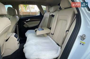 Позашляховик / Кросовер Audi Q5 2021 в 