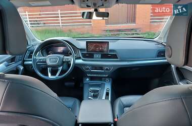 Внедорожник / Кроссовер Audi Q5 2018 в 