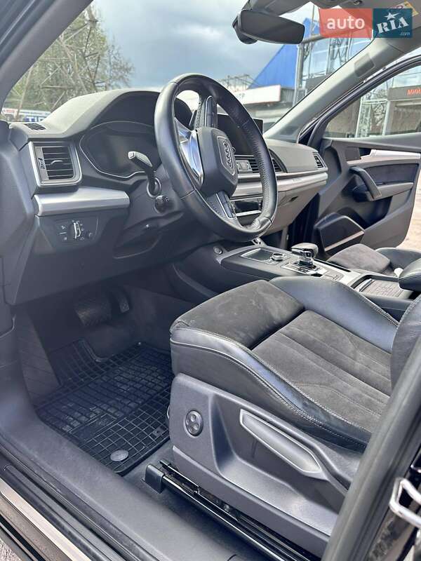 Внедорожник / Кроссовер Audi Q5 2017 в Николаеве