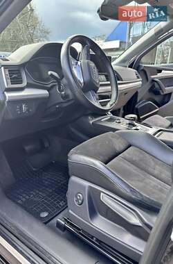 Внедорожник / Кроссовер Audi Q5 2017 в 