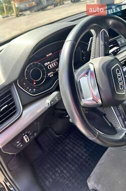 Внедорожник / Кроссовер Audi Q5 2017 в 