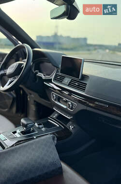 Внедорожник / Кроссовер Audi Q5 2019 в 