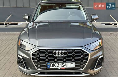 Позашляховик / Кросовер Audi Q5 2021 в 