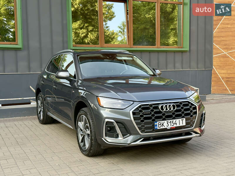 Внедорожник / Кроссовер Audi Q5 2021 в Ровно