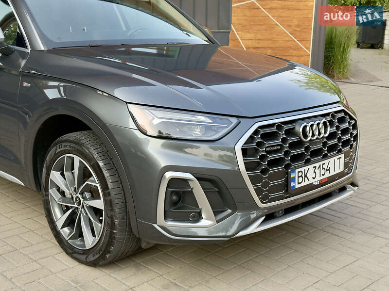 Внедорожник / Кроссовер Audi Q5 2021 в Ровно