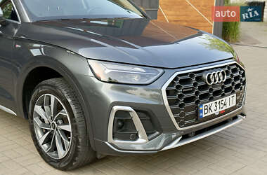 Позашляховик / Кросовер Audi Q5 2021 в 