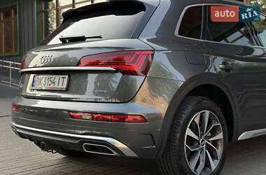 Позашляховик / Кросовер Audi Q5 2021 в 