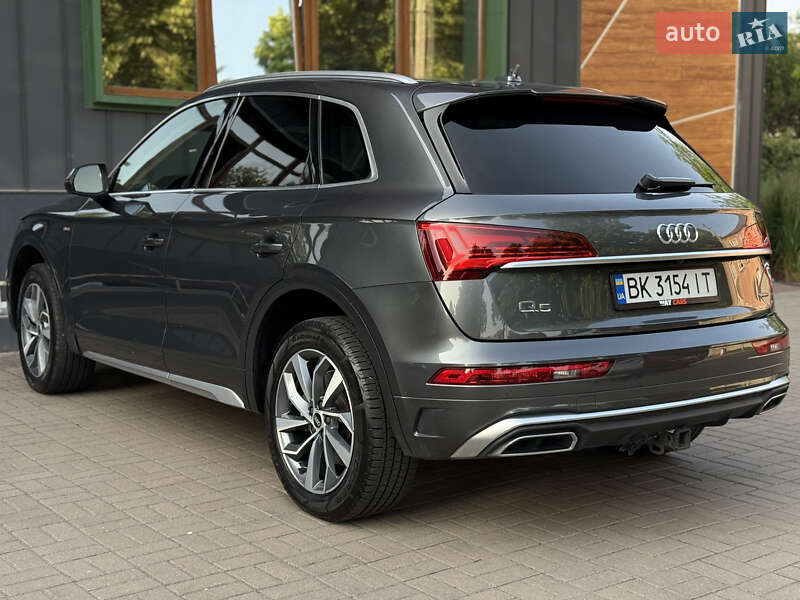 Внедорожник / Кроссовер Audi Q5 2021 в Ровно