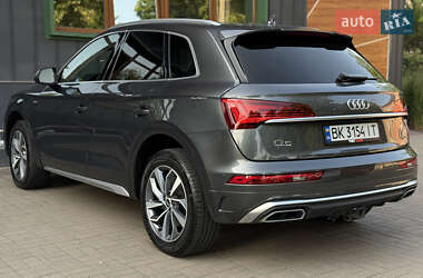Позашляховик / Кросовер Audi Q5 2021 в 
