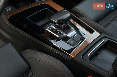 Позашляховик / Кросовер Audi Q5 2021 в 