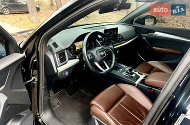 Внедорожник / Кроссовер Audi Q5 2020 в 