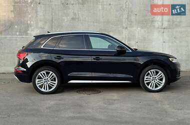 Внедорожник / Кроссовер Audi Q5 2017 в 