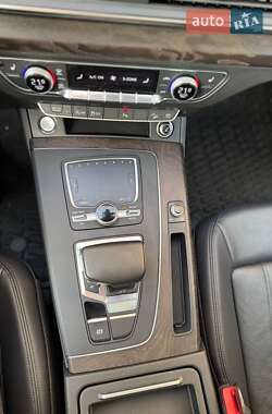 Внедорожник / Кроссовер Audi Q5 2017 в 