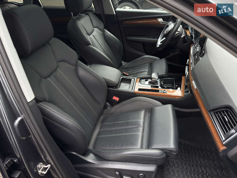 Внедорожник / Кроссовер Audi Q5 2021 в Ровно