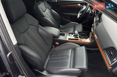 Позашляховик / Кросовер Audi Q5 2021 в 