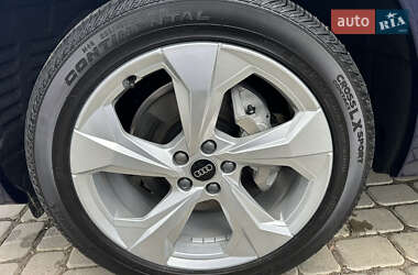 Внедорожник / Кроссовер Audi Q5 2024 в 