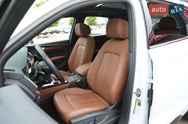 Внедорожник / Кроссовер Audi Q5 2021 в 