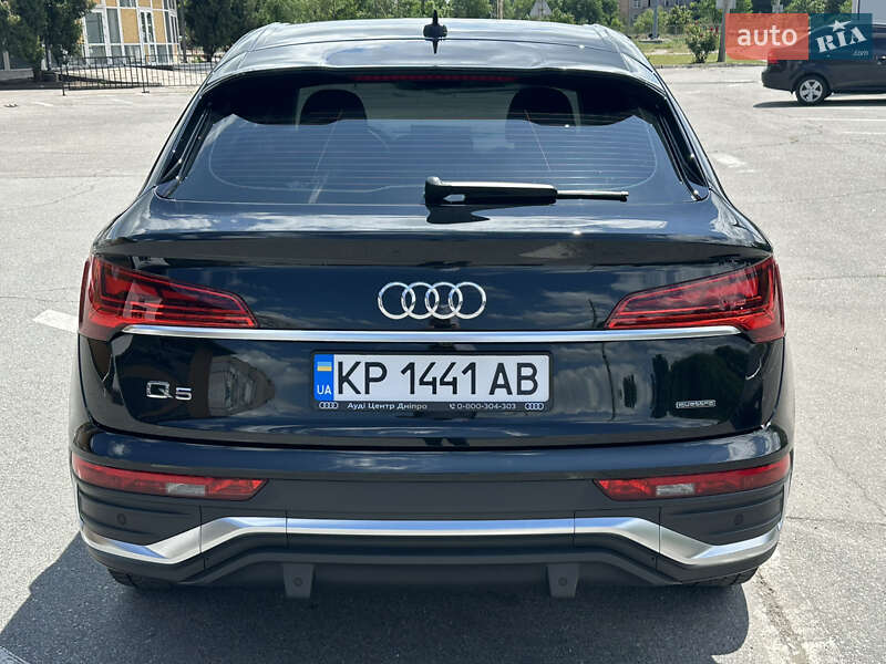 Внедорожник / Кроссовер Audi Q5 2021 в Киеве