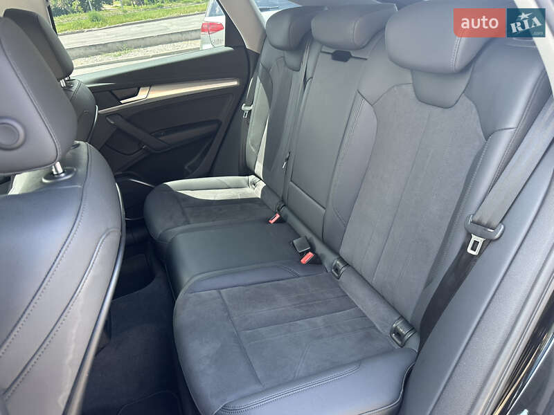 Внедорожник / Кроссовер Audi Q5 2021 в Киеве