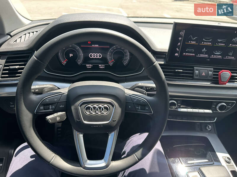 Внедорожник / Кроссовер Audi Q5 2021 в Киеве