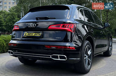 Внедорожник / Кроссовер Audi Q5 2020 в 