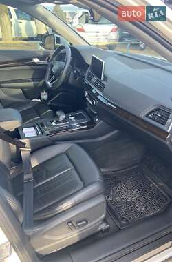 Внедорожник / Кроссовер Audi Q5 2018 в 