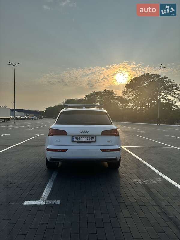 Внедорожник / Кроссовер Audi Q5 2018 в Одессе