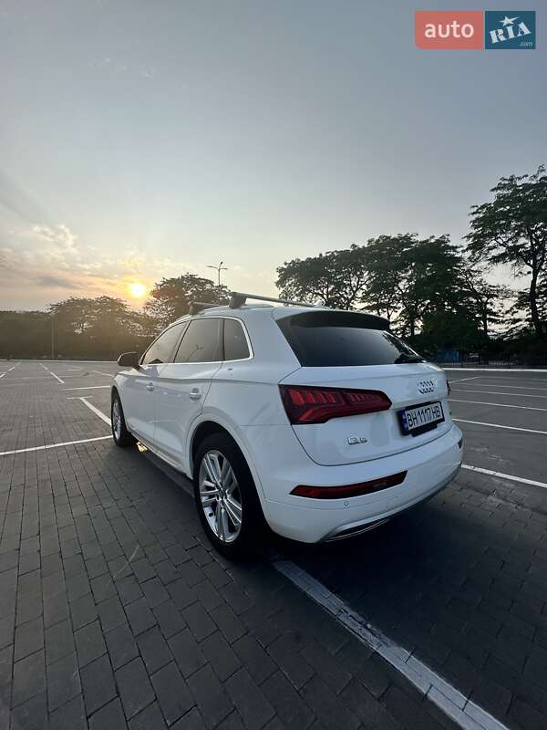 Внедорожник / Кроссовер Audi Q5 2018 в Одессе