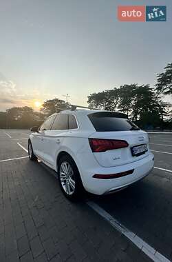 Внедорожник / Кроссовер Audi Q5 2018 в 