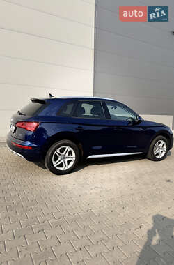 Внедорожник / Кроссовер Audi Q5 2018 в 