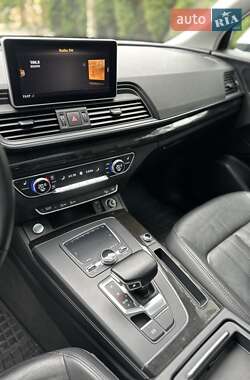 Внедорожник / Кроссовер Audi Q5 2018 в 