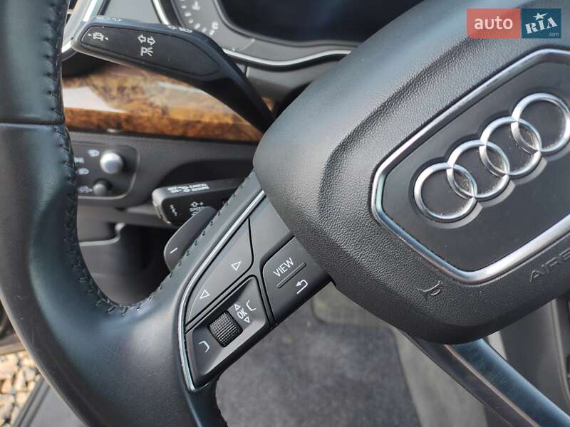 Внедорожник / Кроссовер Audi Q5 2018 в Нововолынске