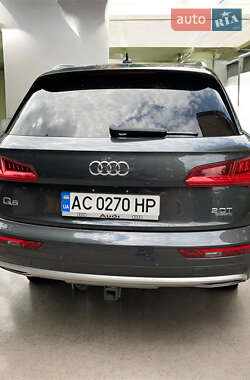 Внедорожник / Кроссовер Audi Q5 2017 в 