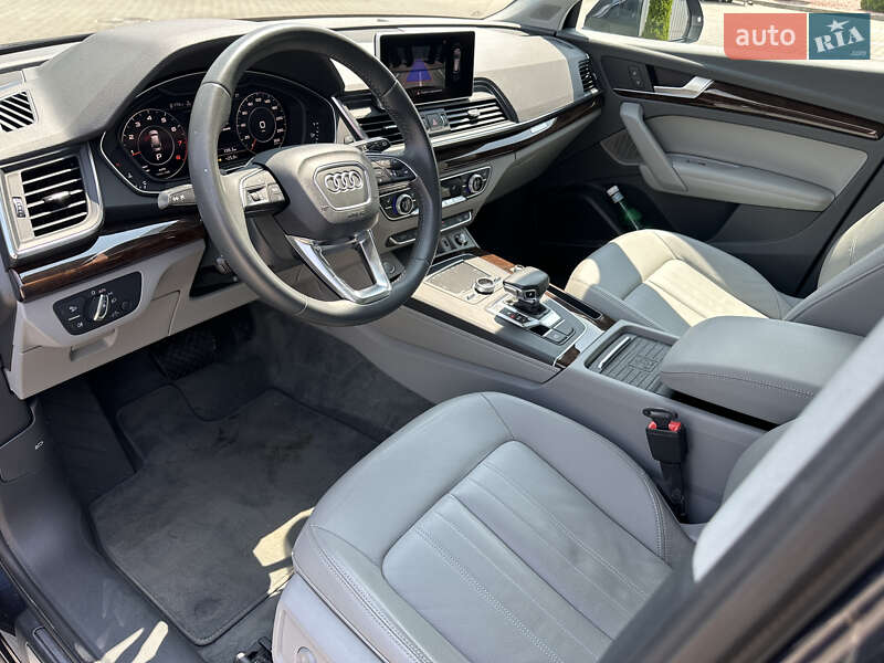 Внедорожник / Кроссовер Audi Q5 2019 в Одессе