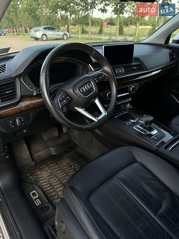 Позашляховик / Кросовер Audi Q5 2019 в Одесі