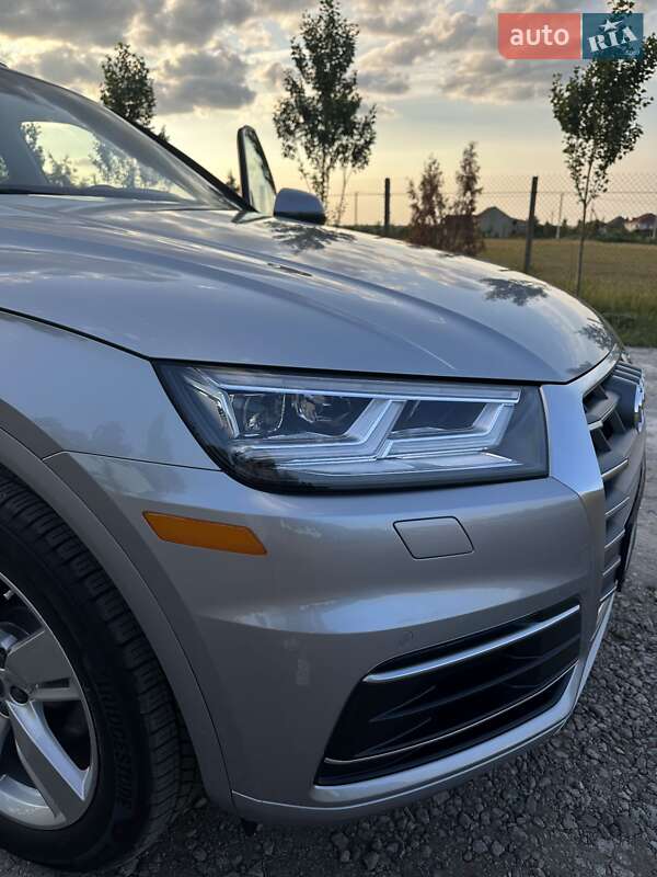 Позашляховик / Кросовер Audi Q5 2019 в Одесі
