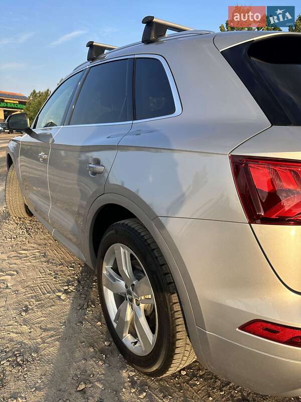 Позашляховик / Кросовер Audi Q5 2019 в Одесі