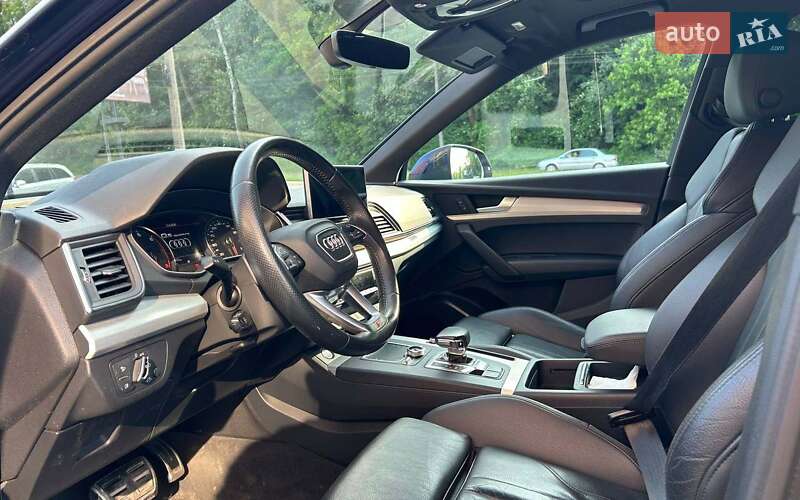 Внедорожник / Кроссовер Audi Q5 2017 в Черновцах