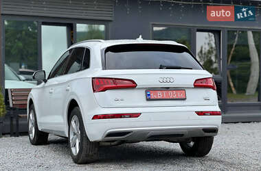 Внедорожник / Кроссовер Audi Q5 2018 в 