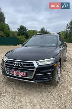 Внедорожник / Кроссовер Audi Q5 2018 в 