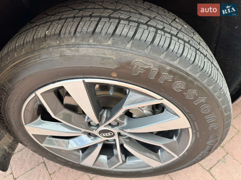 Внедорожник / Кроссовер Audi Q5 2021 в Стрые