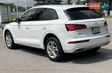 Внедорожник / Кроссовер Audi Q5 2018 в 