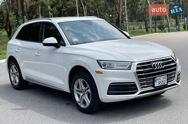 Внедорожник / Кроссовер Audi Q5 2018 в 