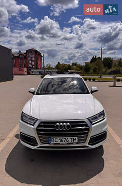 Внедорожник / Кроссовер Audi Q5 2018 в 