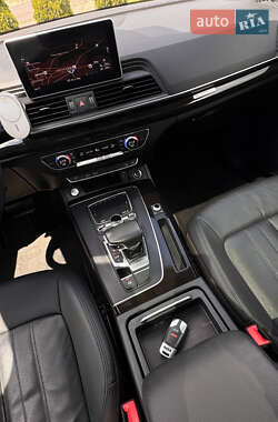 Внедорожник / Кроссовер Audi Q5 2018 в 
